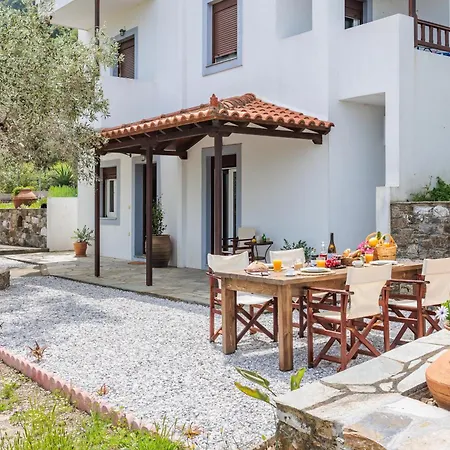 아파트 Pithari House